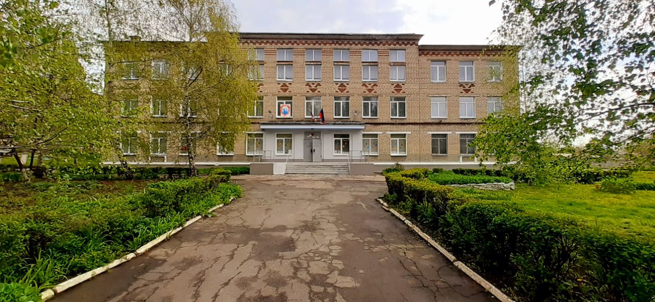 Главный вход в школу
